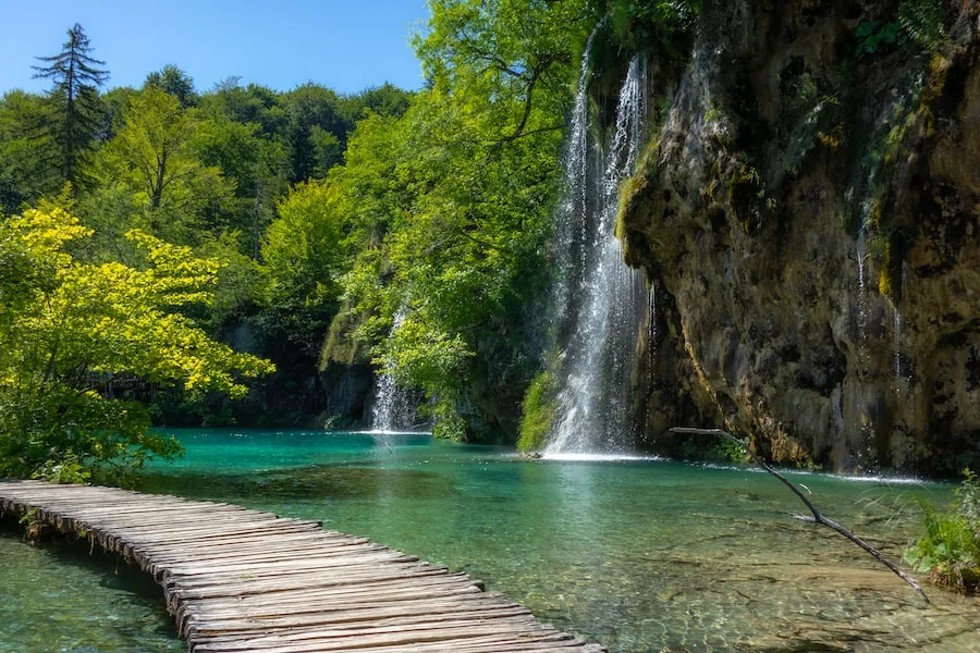 Plitvice Lakes National Park image