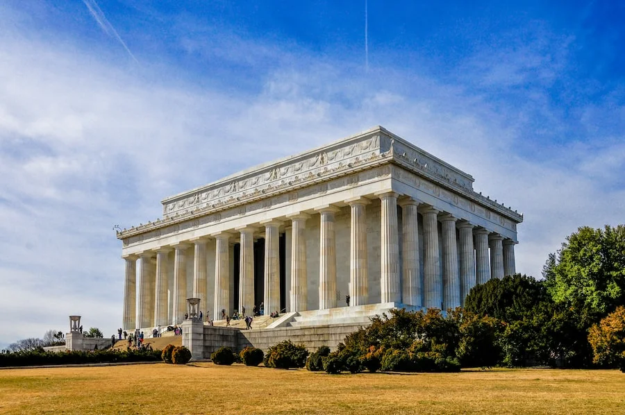 Lincoln Memorial image