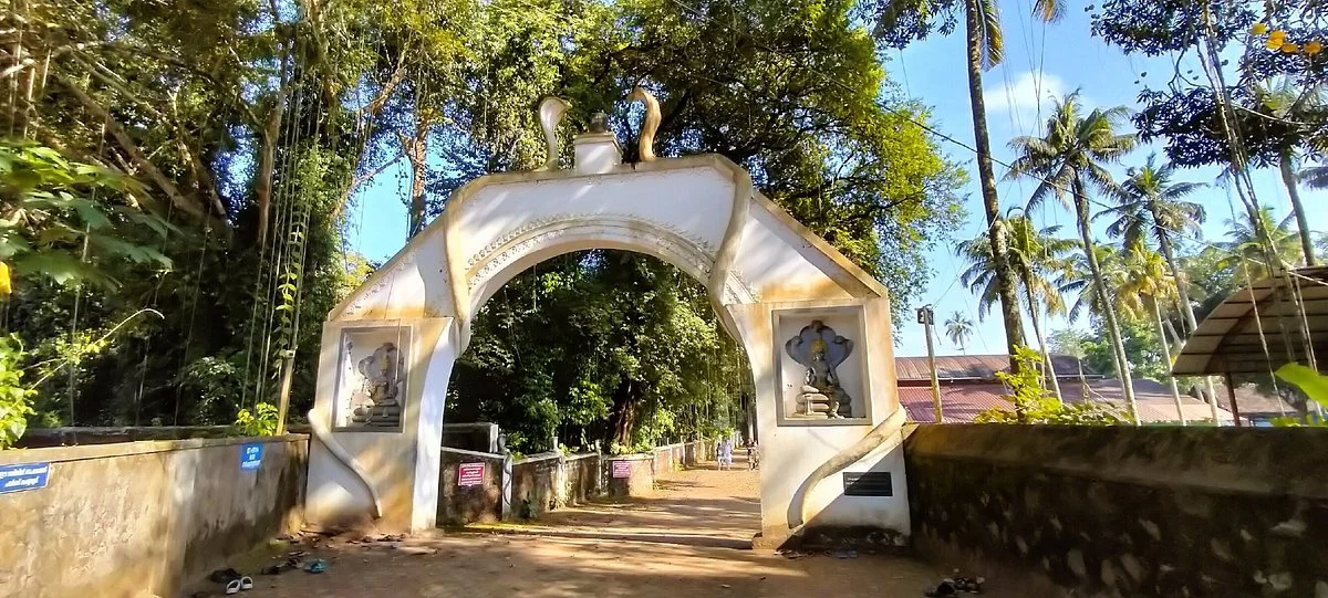 Pambummekkattu Mana