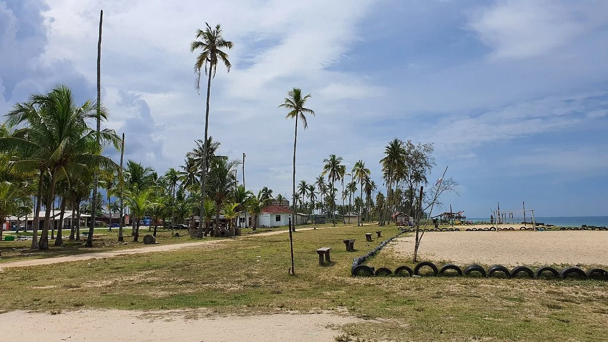 Penarik Beach