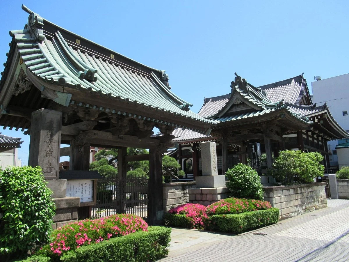 Komyoji Temple Tomb of Yosaburo