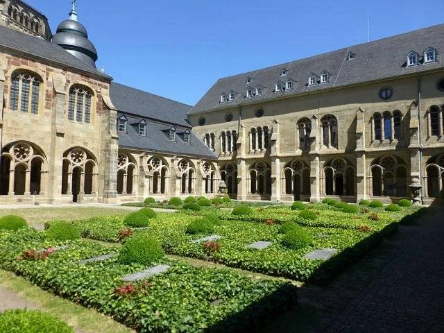 St. Peter's Cathedral (Dom)