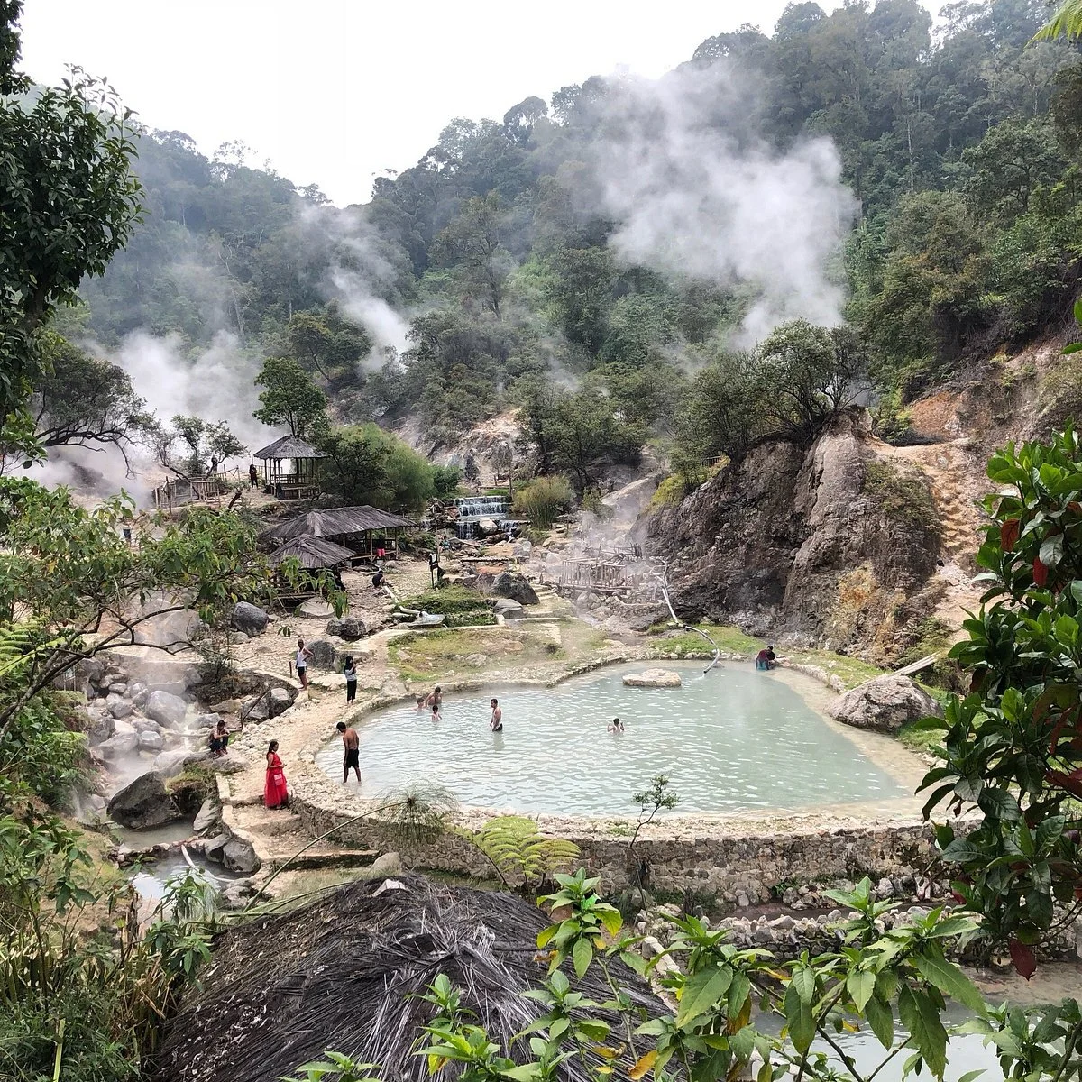 Rengganis Crater