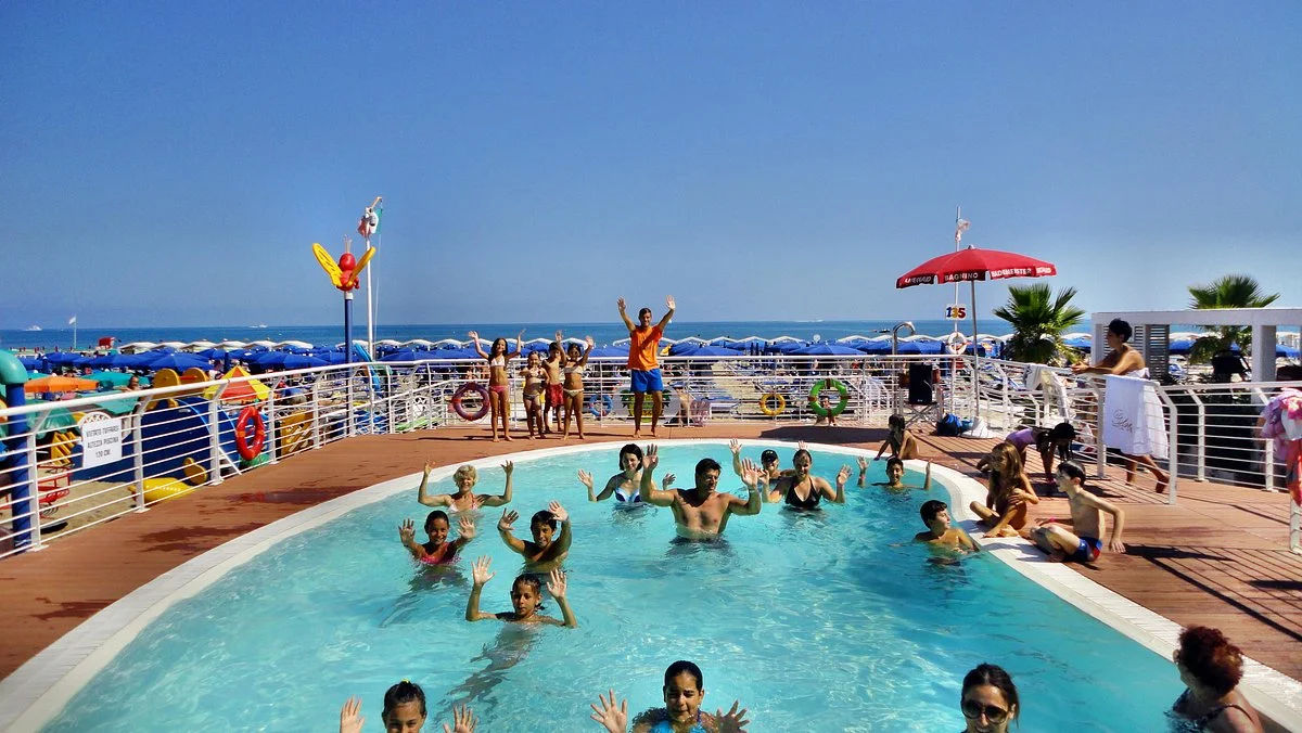 Marano Beach 135-136