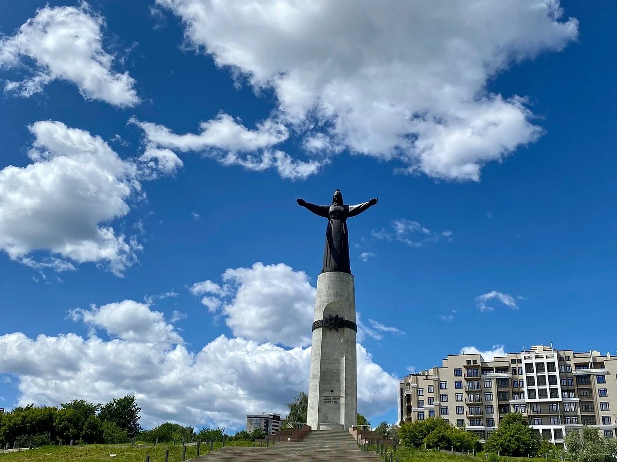 Monument Materi - Pokrovitelnitse