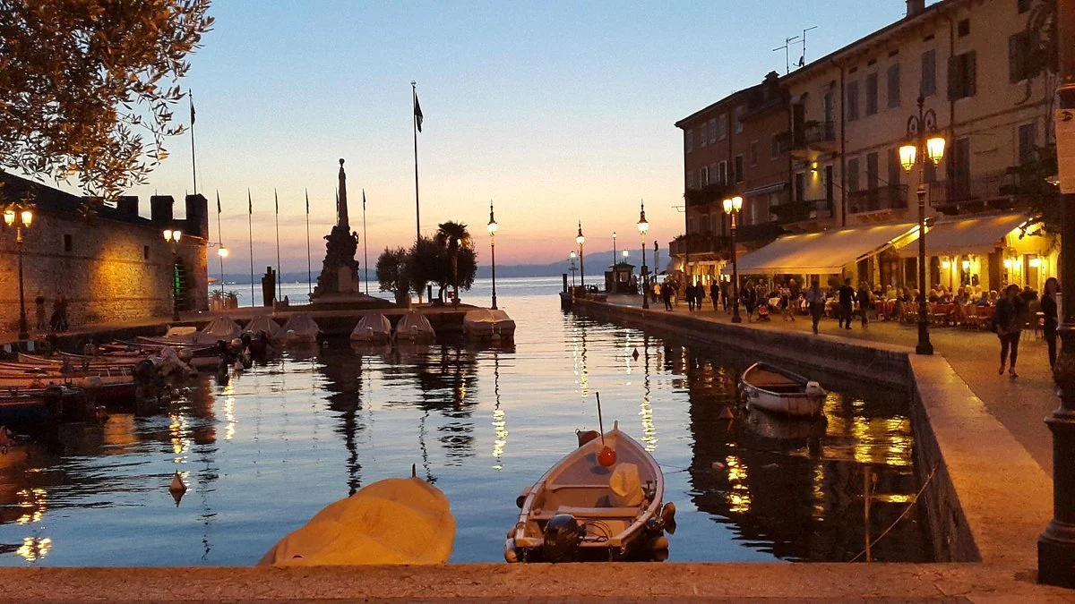 Lungolago di Lazise