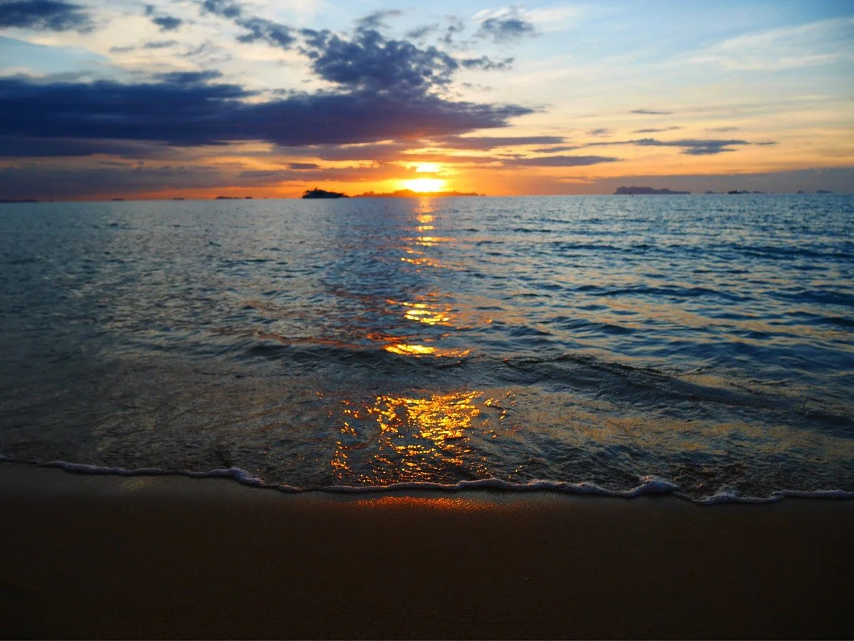 Lipa Noi Beach