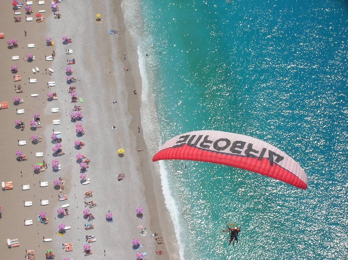 Airborne Paragliding