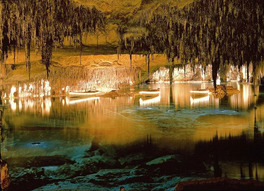 Cuevas del Drach