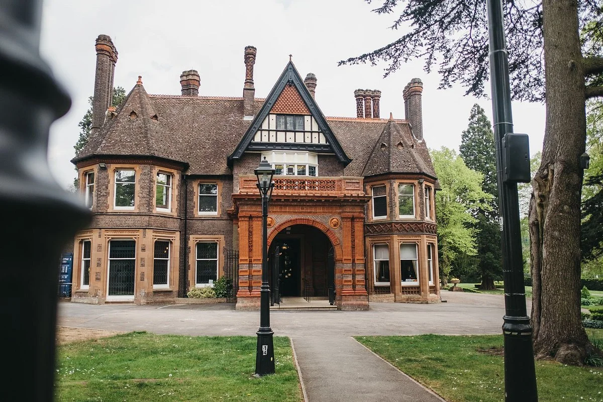 Wardown House, Museum and Gallery