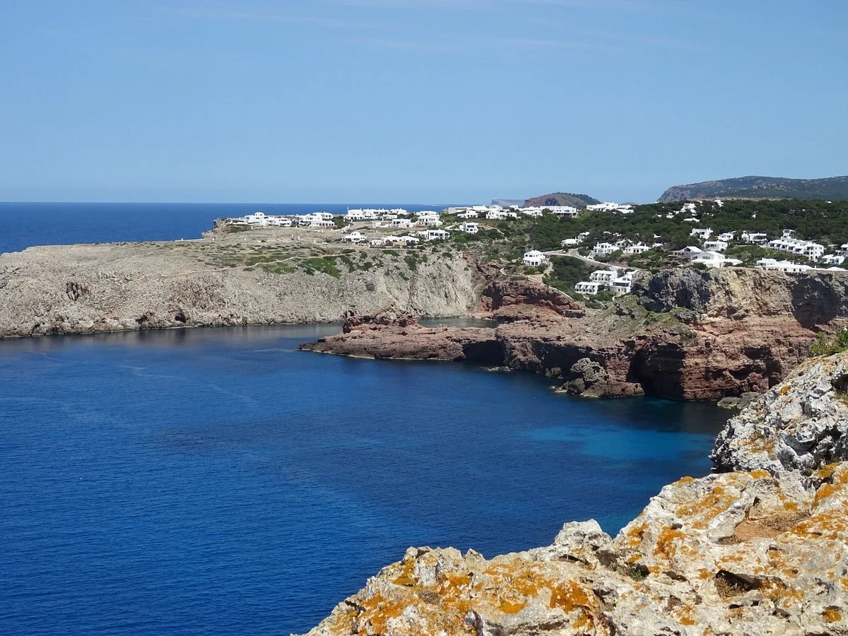 Faro de Punta Nati