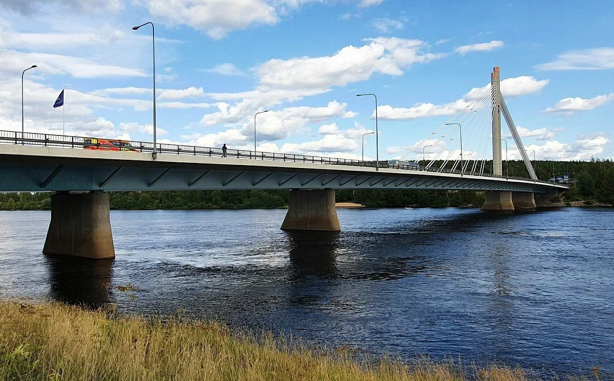 Lumberjack's Candle Bridge