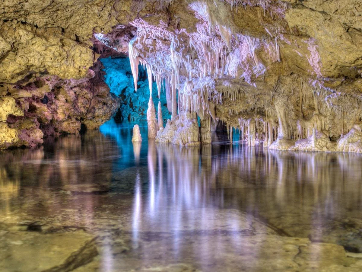 Cuevas dels Hams