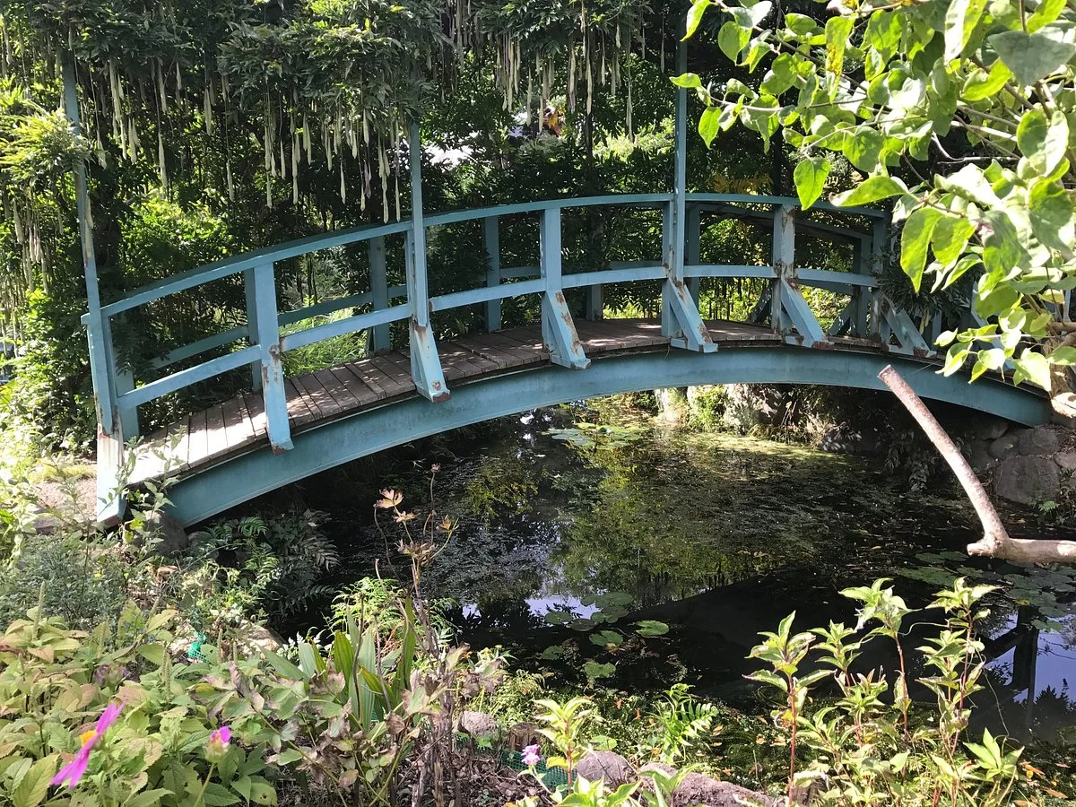 Japan Chanson Pavilion