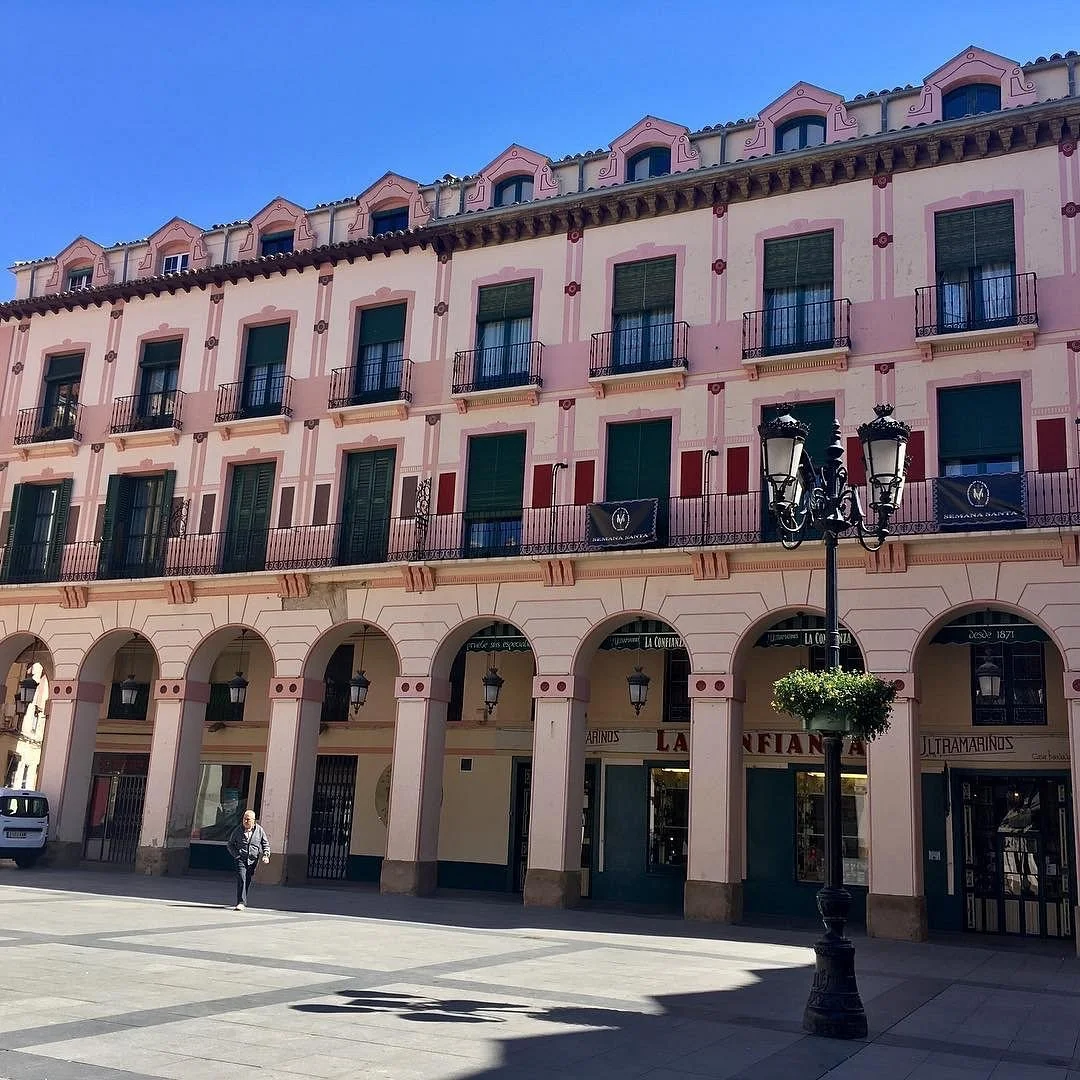 Ultramarinos La Confianza