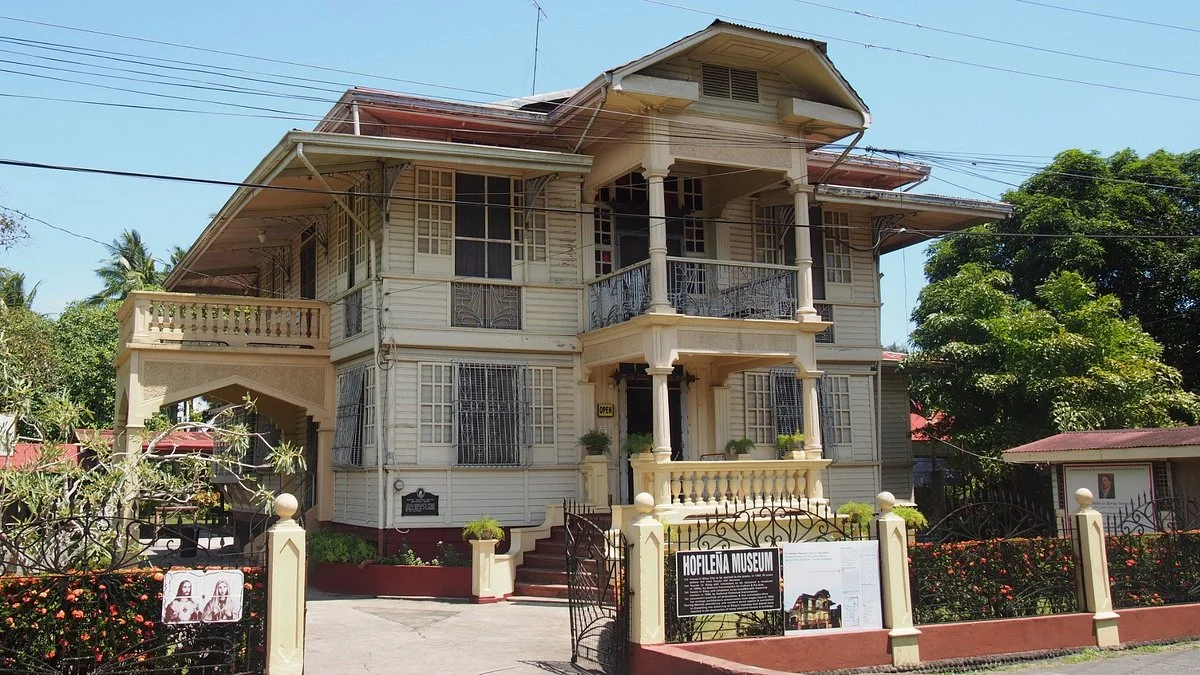 Hofilena Heritage House