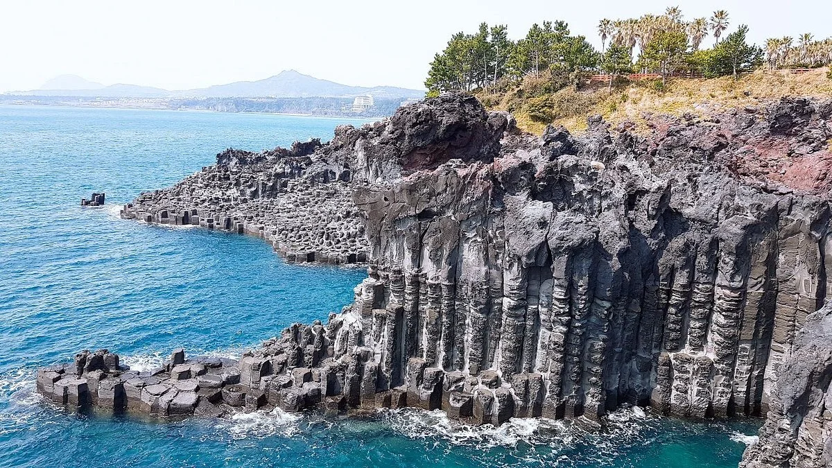 Daepo Haean Jusangjeolli Cliff