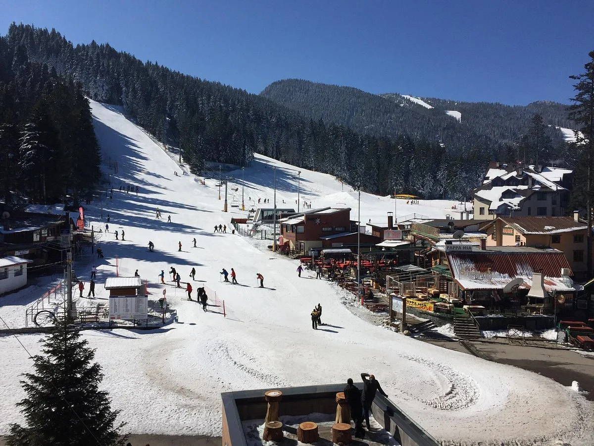 Yanakiev Ski and Snowboard School