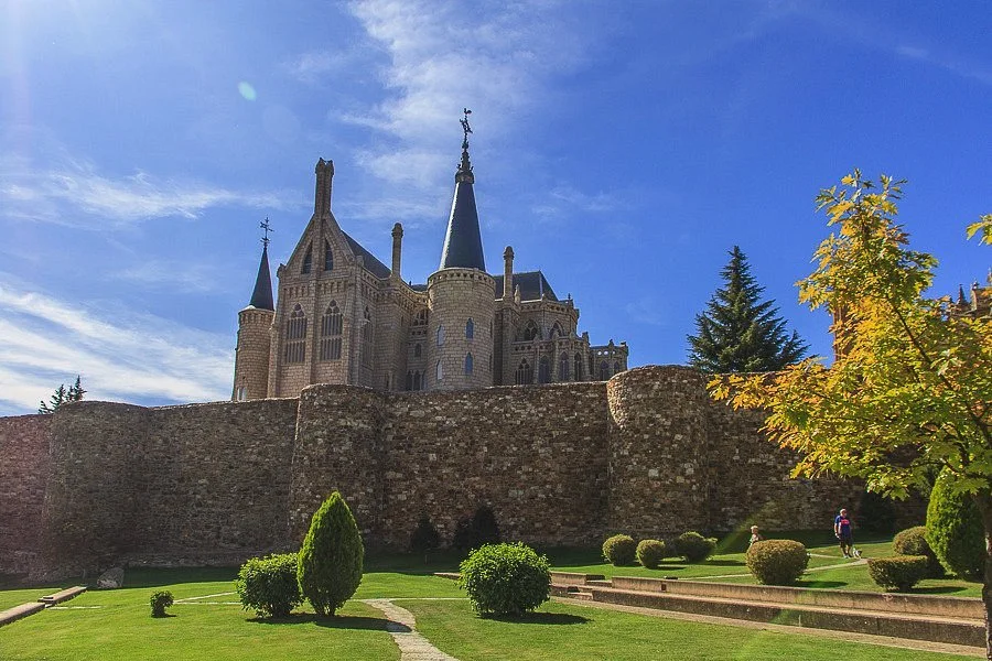 Palacio De Gaudí