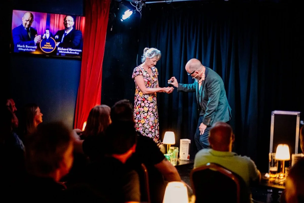 Smoke & Mirrors Comedy & Magic Theatre Pub
