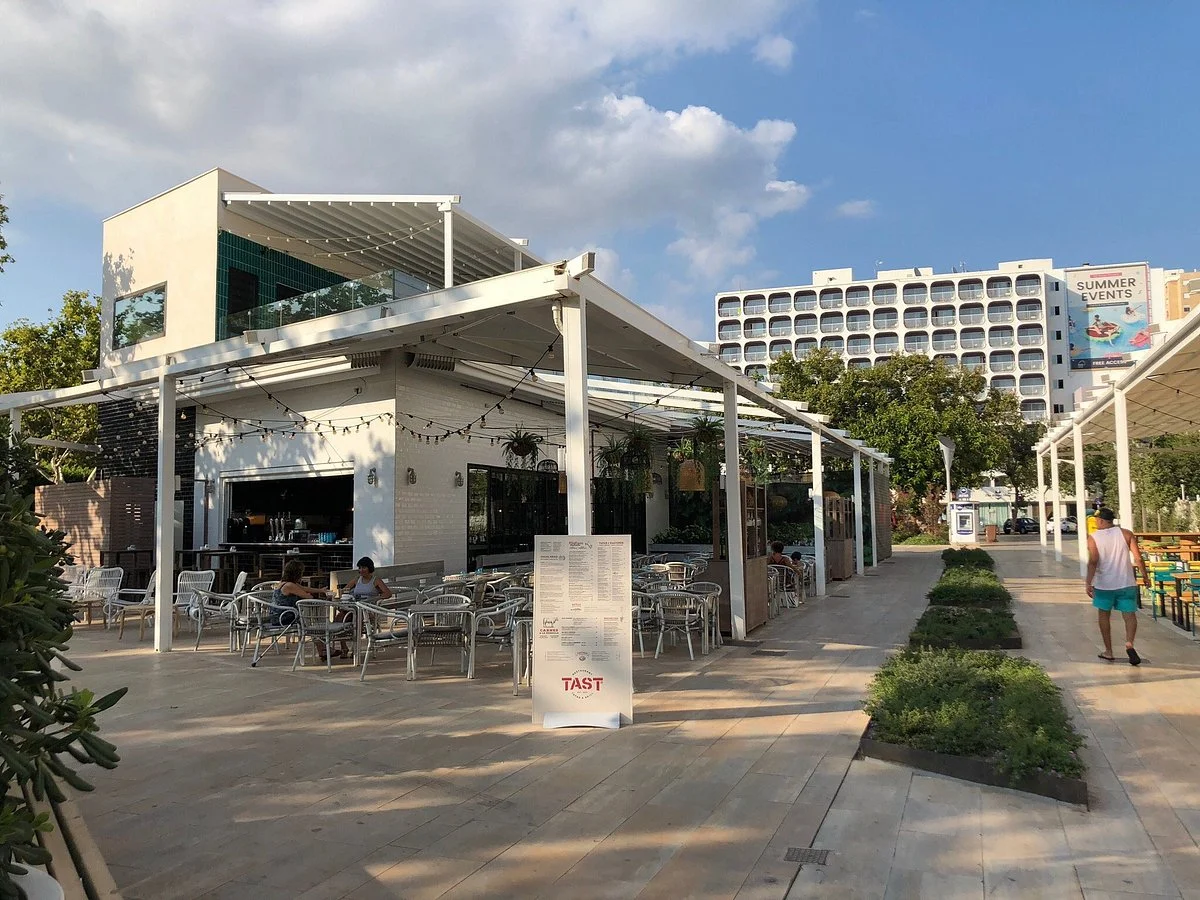 Momentum Plaza