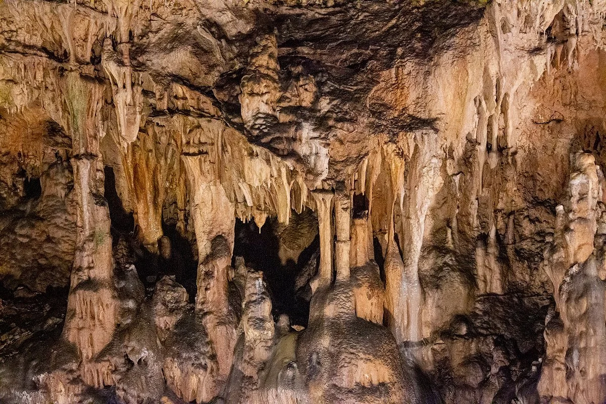 Biserujka Cave