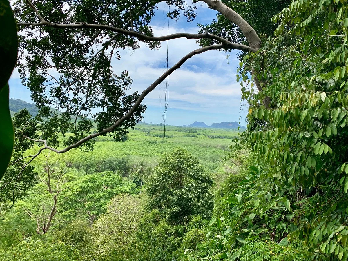 Tham Khao Wang Thong