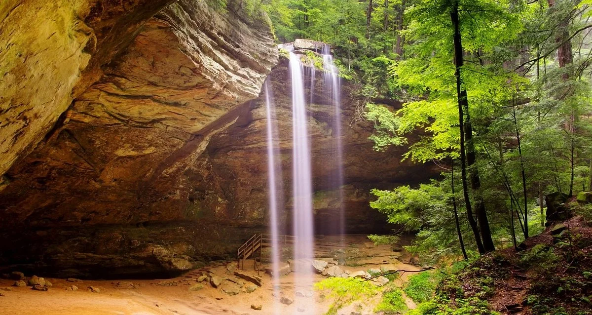 Ash Cave