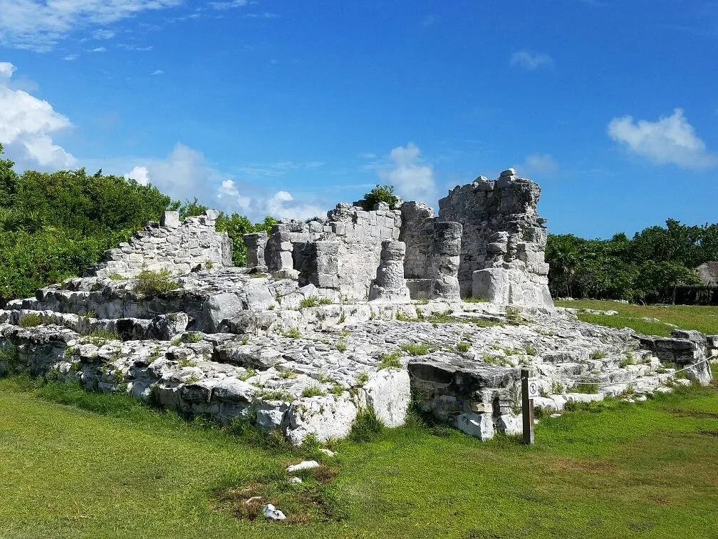 Zona Arqueologica El Rey