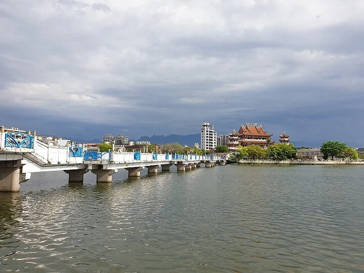 Longtan Tourist Pond