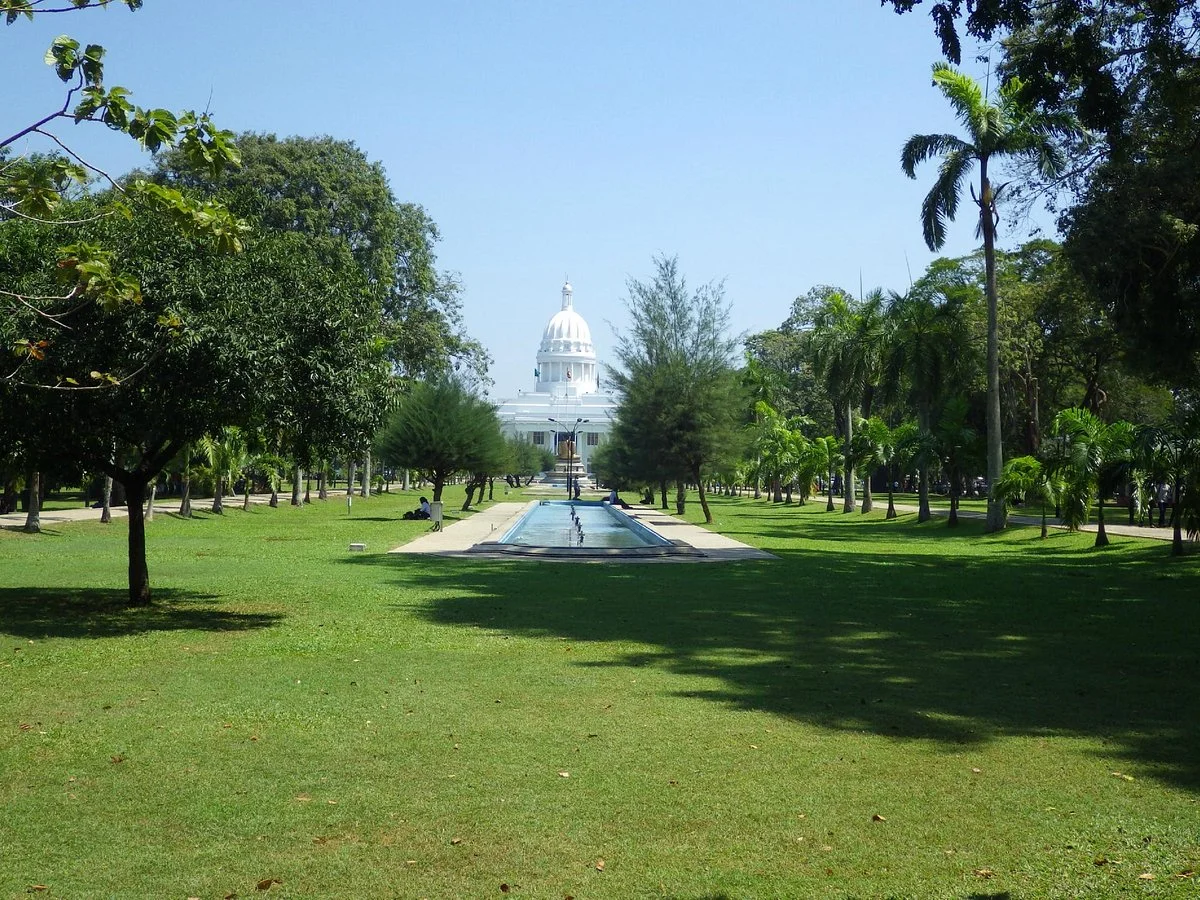 Viharamahadevi Park