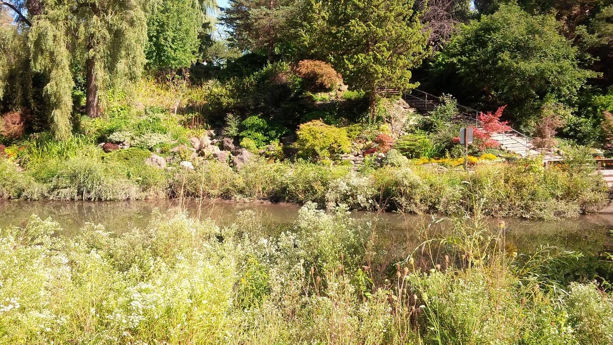 Edwards Gardens