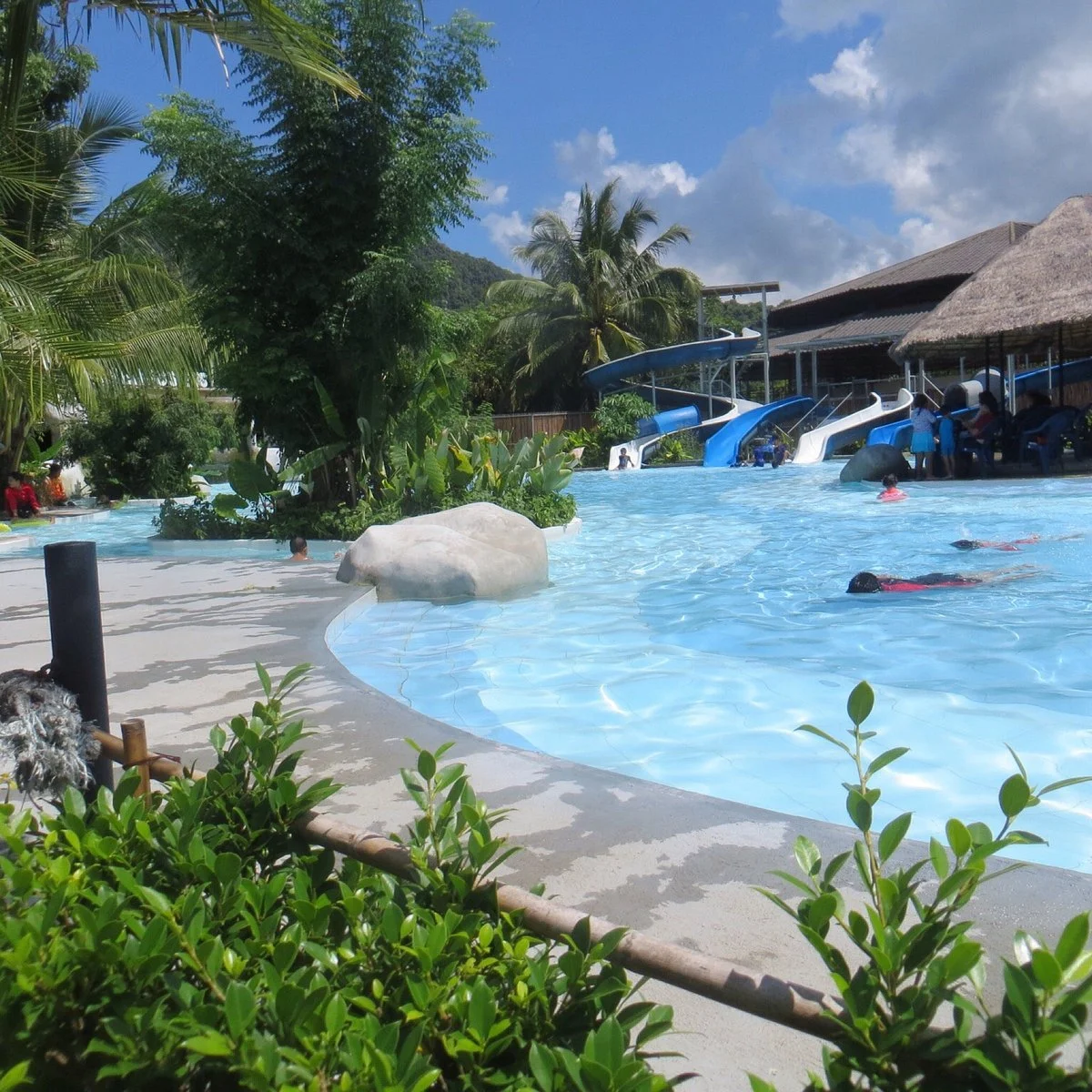 Warehouse 18 Pool&Cafe
