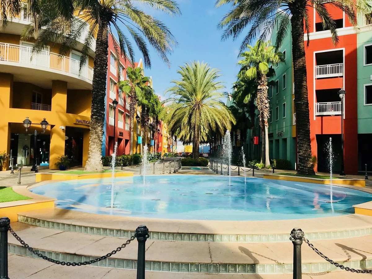 Renaissance Mall & Rif Fort