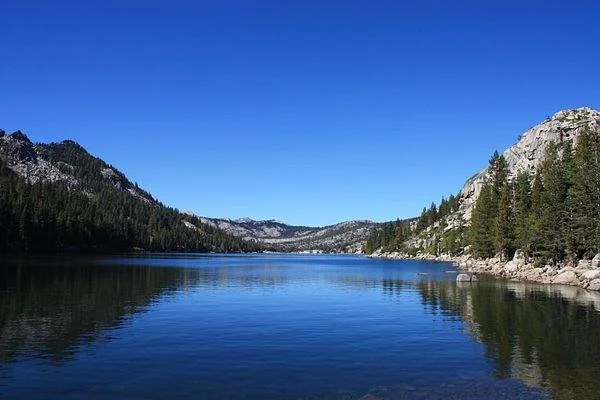 Echo Lakes Hiking Trail