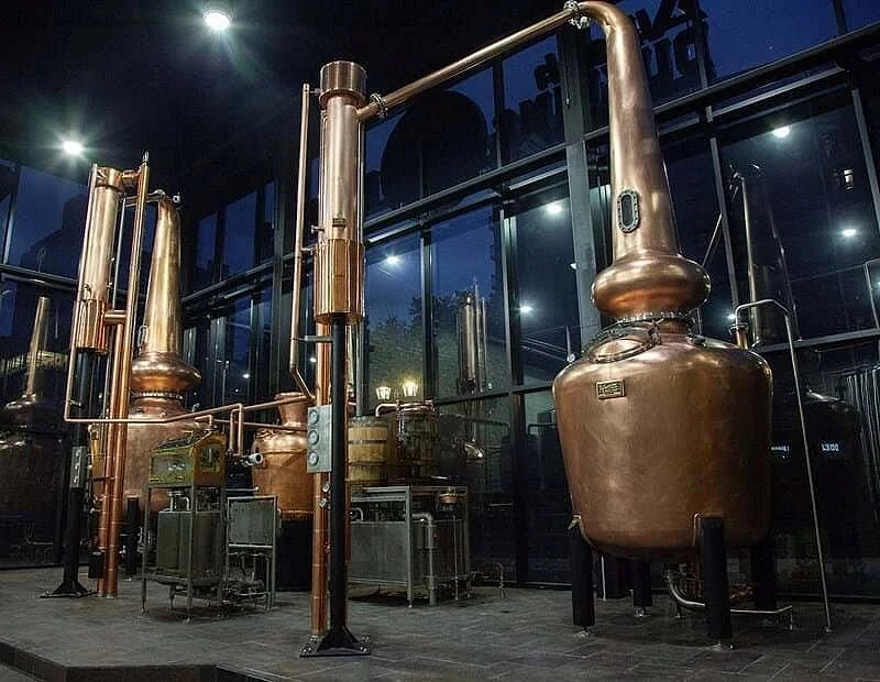 Dueling Barrels Brewery & Distillery