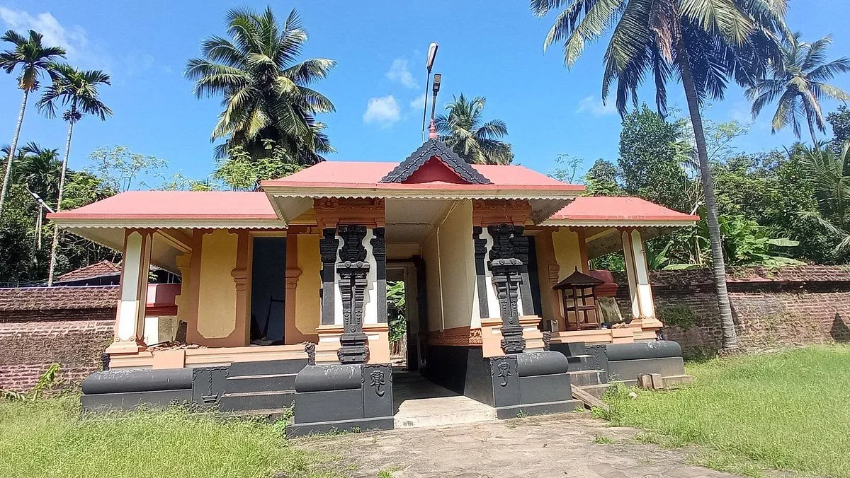 Thirunavaya Nava Mukunda Temple