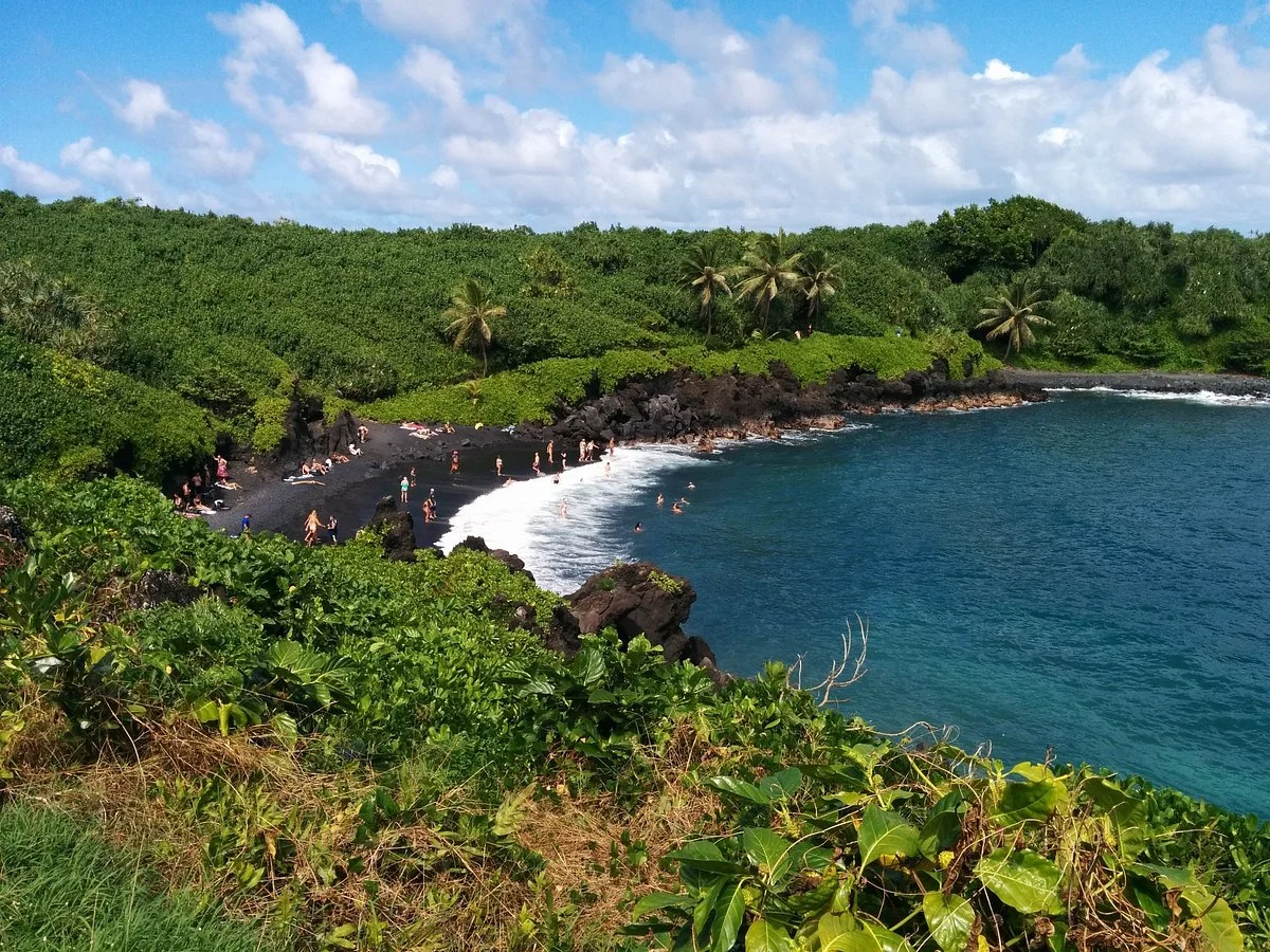 Honokalani Black Sand Beach