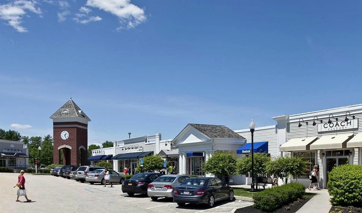 Lee Premium Outlets