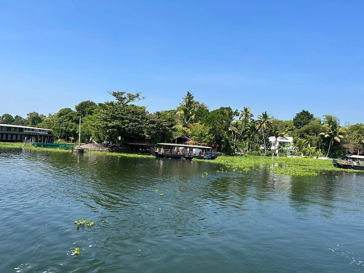 Pathiramanal Island