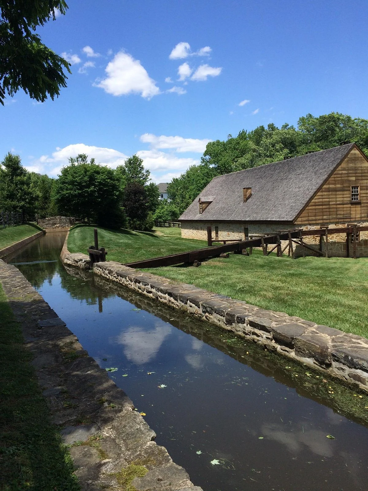 George Washington's Distillery & Gristmill