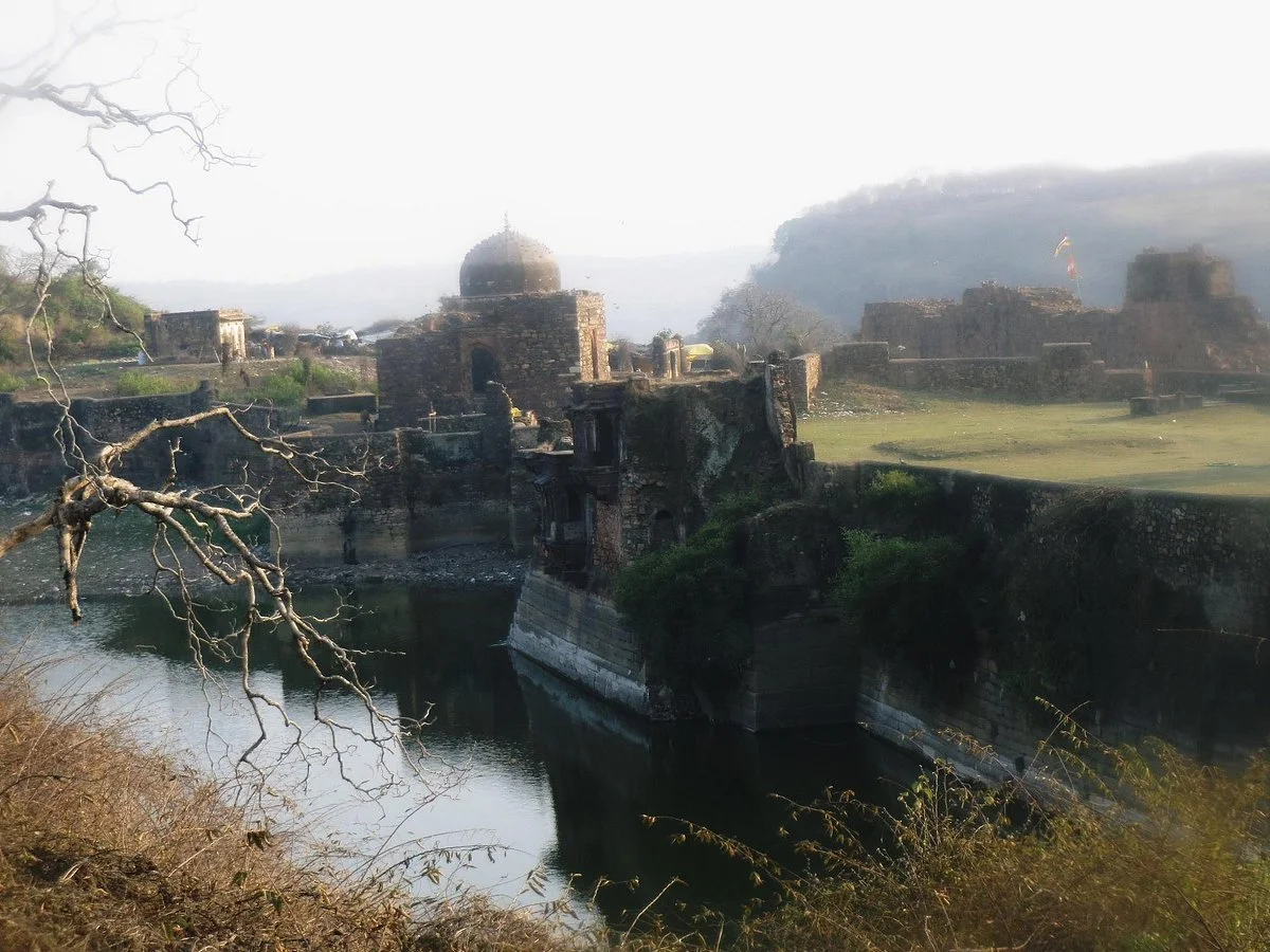 Khandar Fort