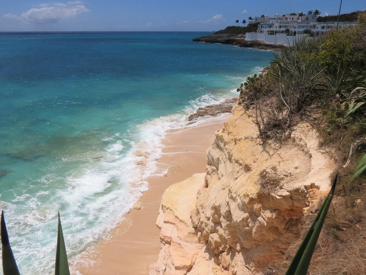 Cupecoy Bay Beach