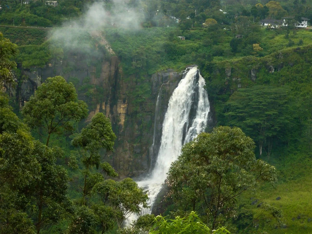 Hunnasgiriya Water Fall