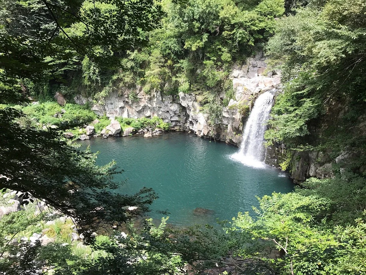 Cheonjiyeon Falls