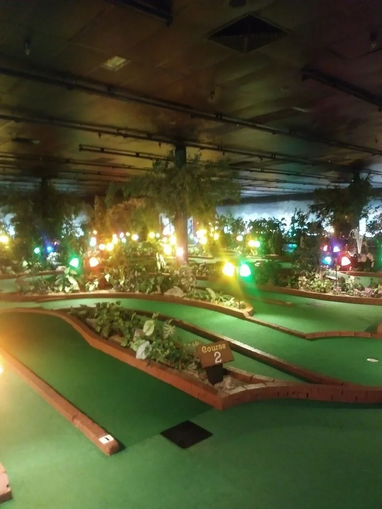 Grand Country Indoor Mini Golf