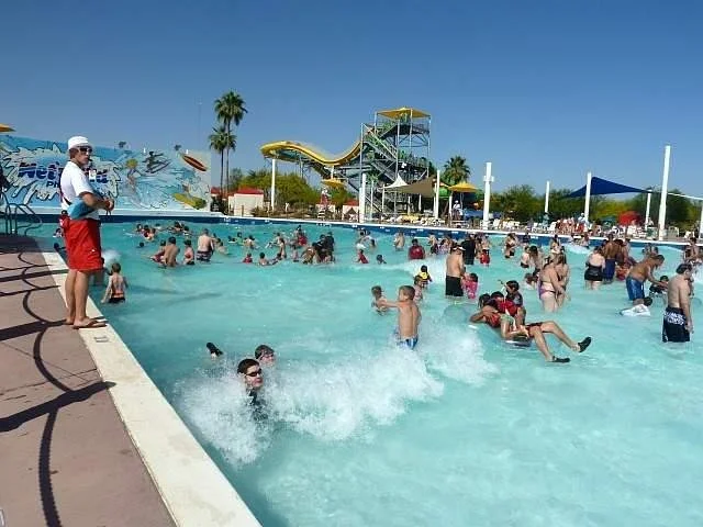 Hurricane Harbor Phoenix