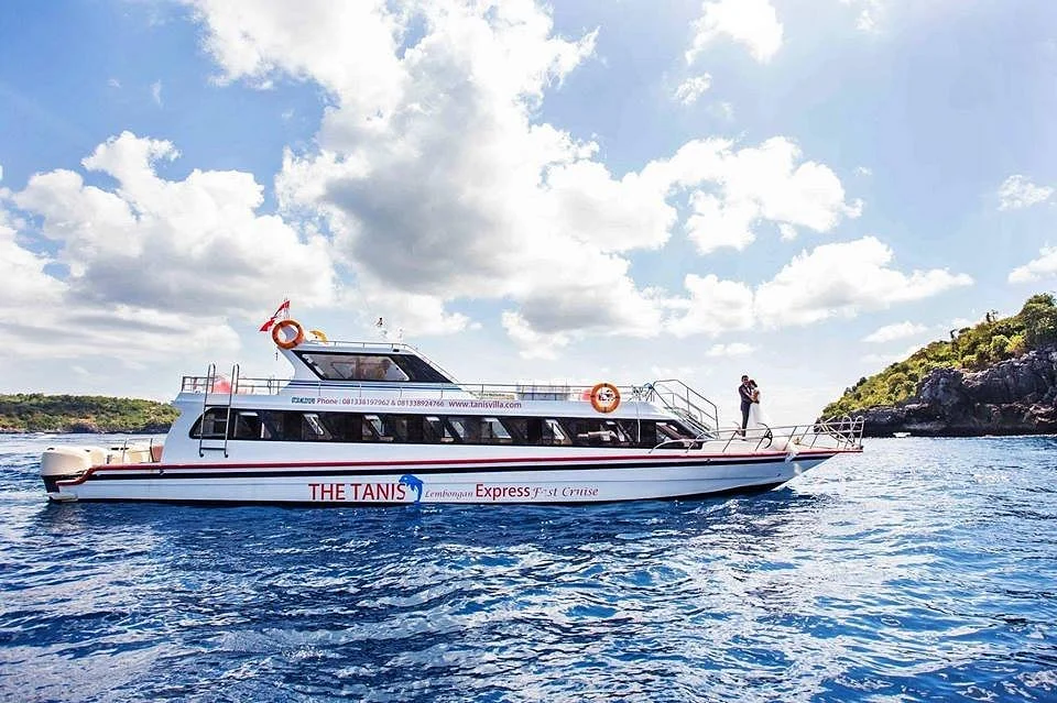 Tanis Lembongan Express