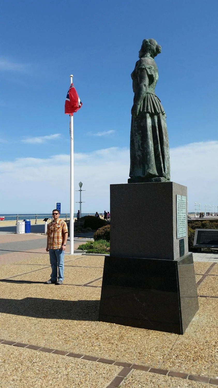 Norwegian Lady Statue