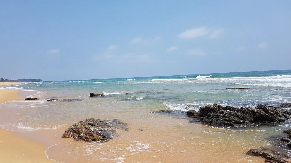 Pantai Teluk Bidara